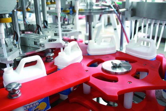 Máquina tampando do engarrafamento automático de Huituo para a essência do limpador, detergente líquido da lavagem da louça