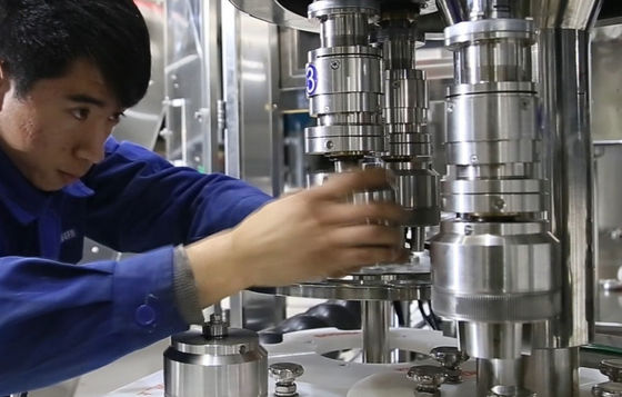 Máquina tampando do champô automático