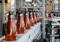 Engarrafamento plástico do champô de 4 cabeças que tampa e máquina de etiquetas