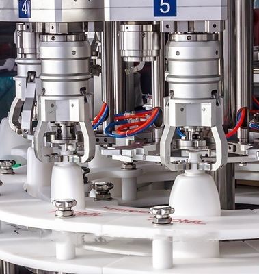 huituo tampando da máquina da bomba
