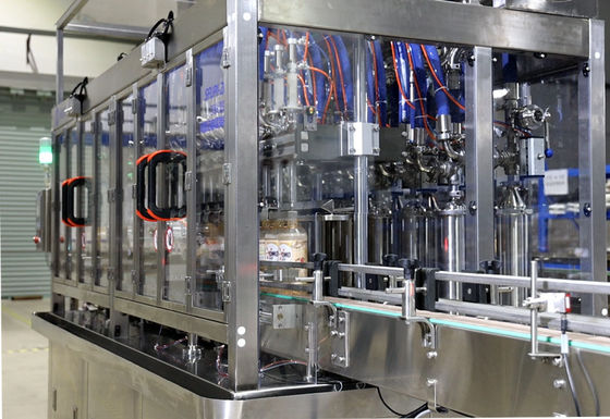 Máquina tampando da garrafa 7200B/H plástica para o detergente