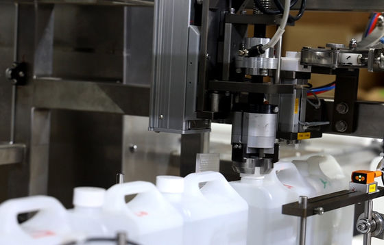 Máquina tampando de enchimento fluida do desinfetante médico