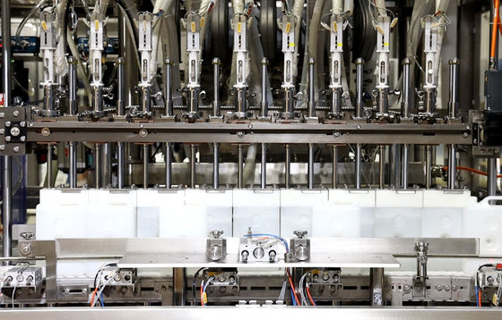 Máquina tampando de enchimento fluida do desinfetante médico